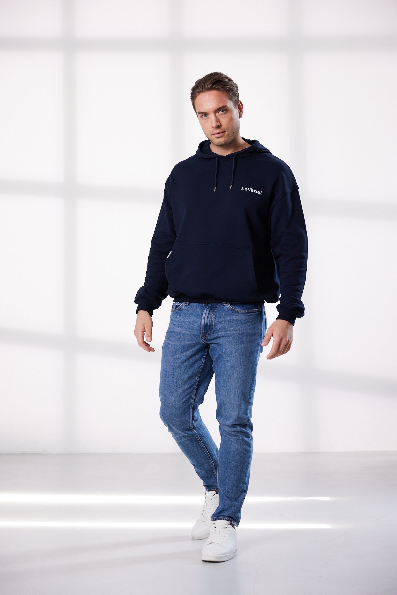Herren Oversized Hoodie blau - The World is a Movie