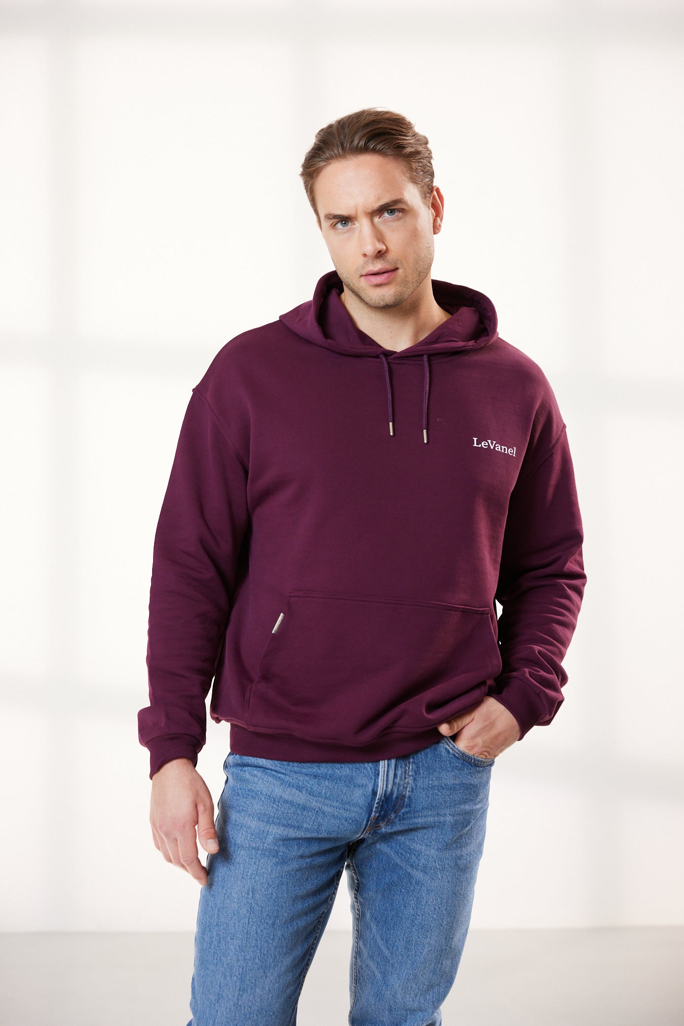 Herren Oversized Hoodie bordeauxrot - The world is a movie