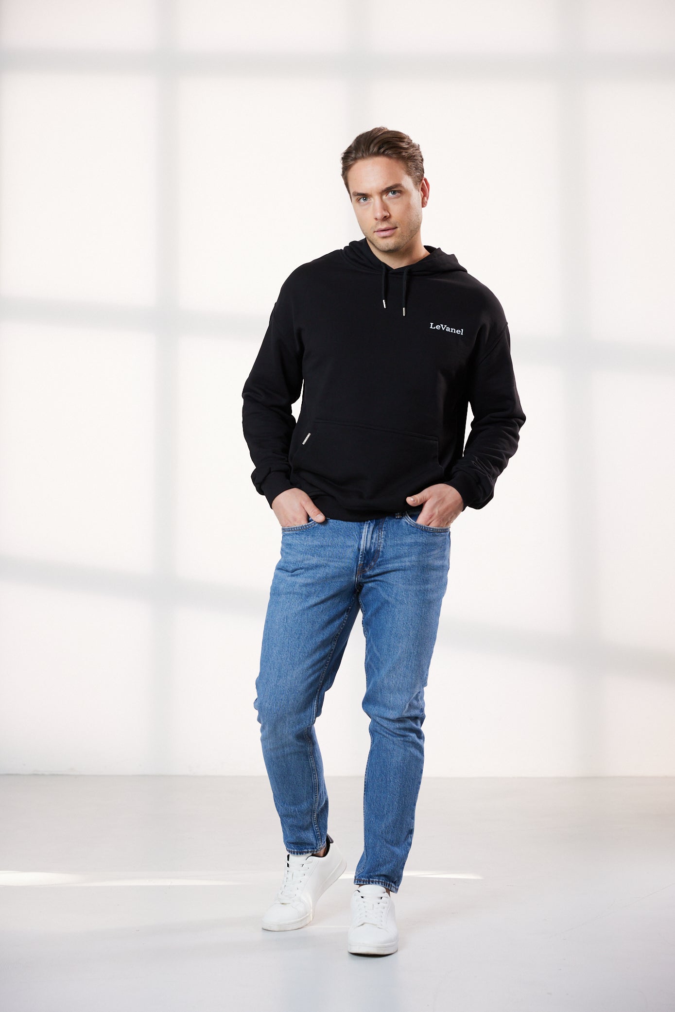 Herren Oversized Hoodie schwarz - The world is a movie