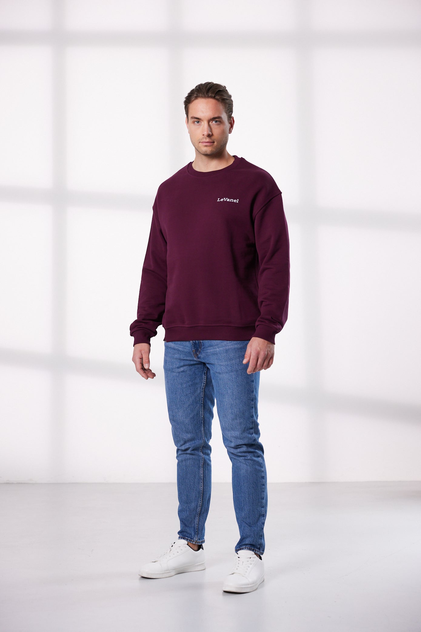 Herren Oversized Sweater bordeauxrot - The world is a movie