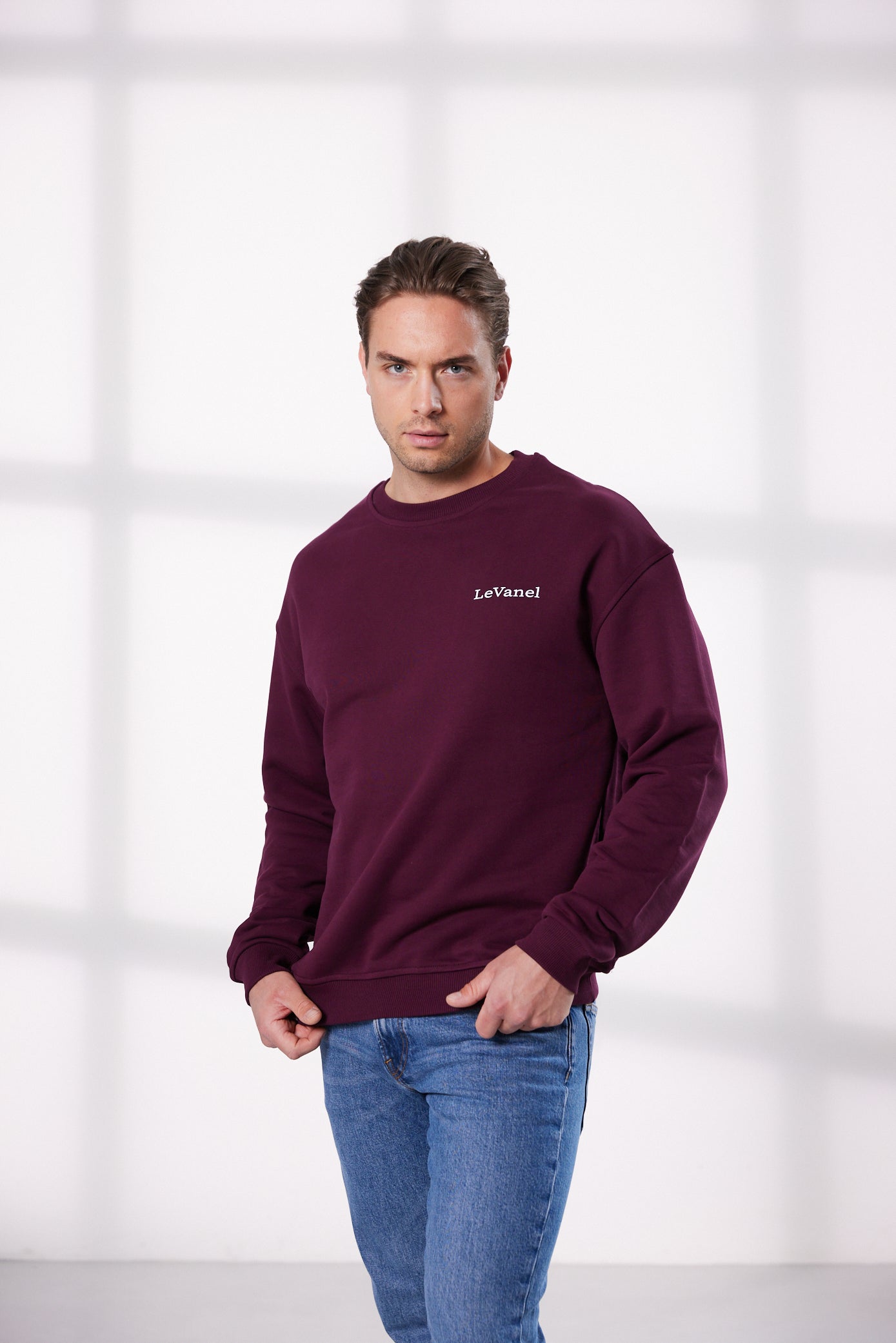 Herren Oversized Sweater bordeauxrot - The world is a movie