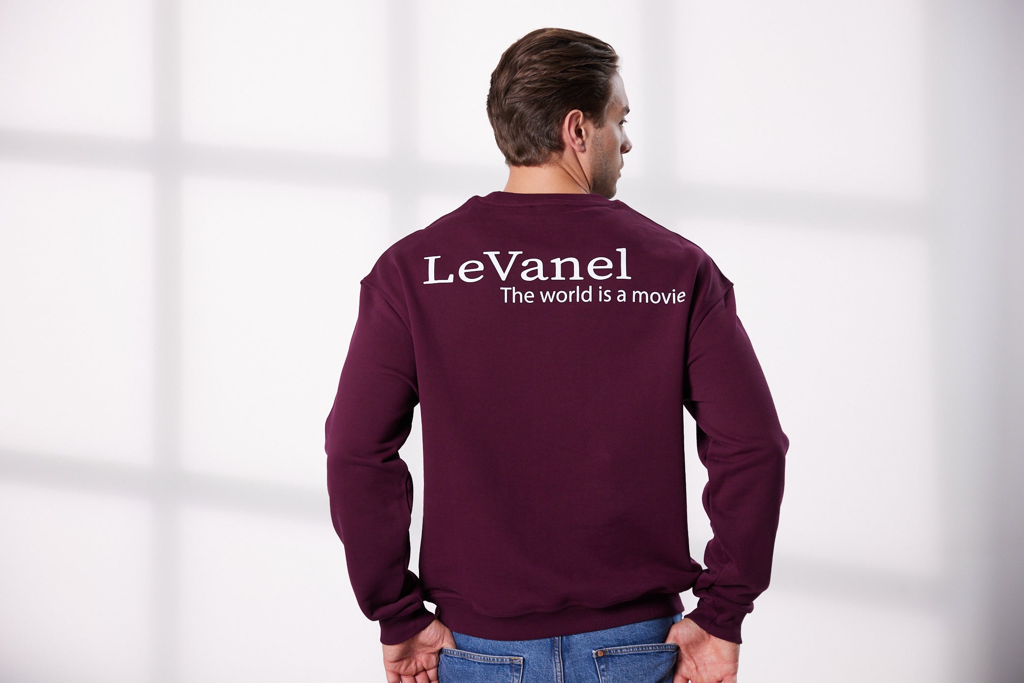 Herren Oversized Sweater bordeauxrot - The world is a movie