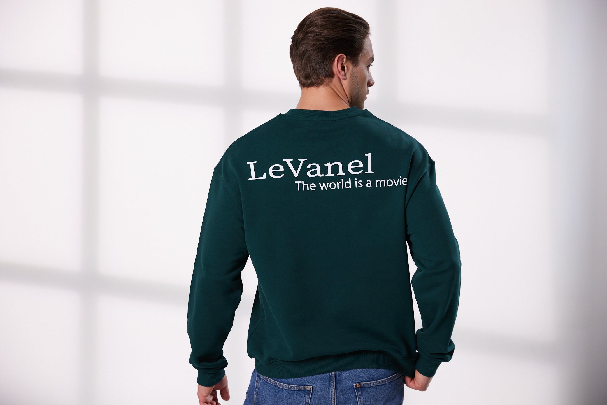 Herren Oversized Sweater grün - The world is a movie